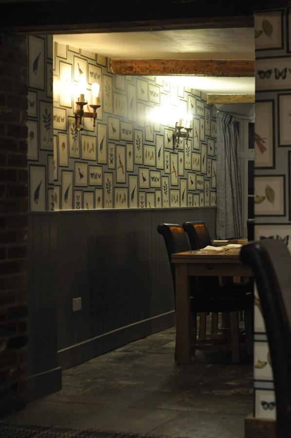 The Angel Inn วอร์มินสเตอร์ ภายนอก รูปภาพ